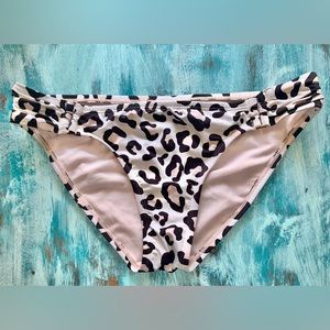 Leopard bikini bottoms